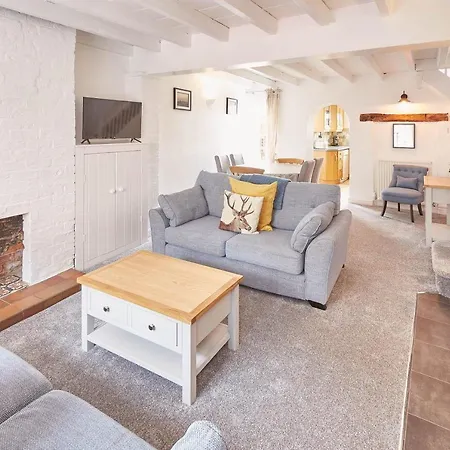Host & - Dove Grey, 25 West End Kirkbymoorside