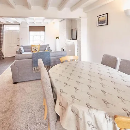 Host & - Dove Grey, 25 West End * Kirkbymoorside
